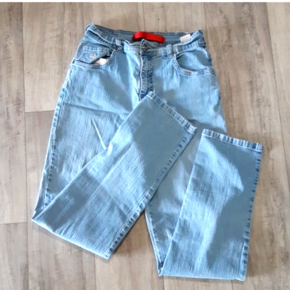 Womens Blue jeans Sz 6 Straight Leg High Rise Mom Ink Damaged Light Wash